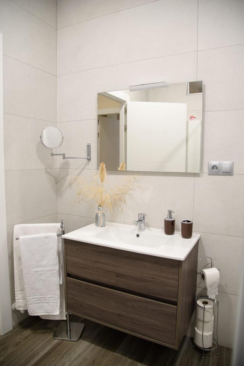 Dona Bernabela Apartment Baeza Bagian luar foto